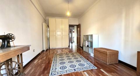 Apartamento T4 - Box - Alverca