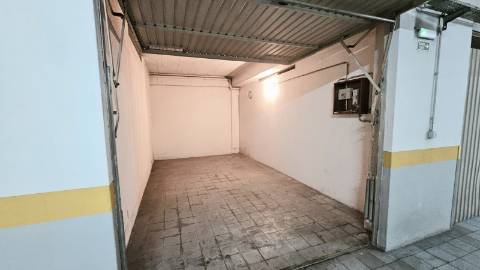 Apartamento T4 - Box - Alverca