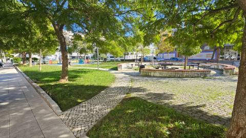 Apartamento T4 - Box - Alverca