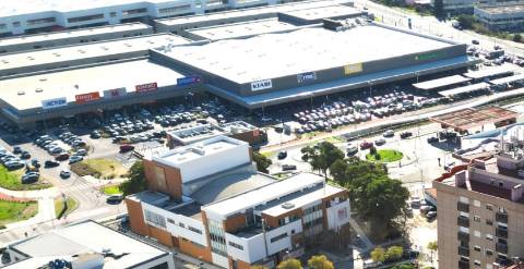 Apartamento T4 - Box - Alverca