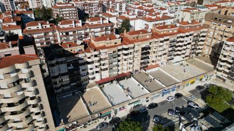 Apartamento T4 - Box - Alverca