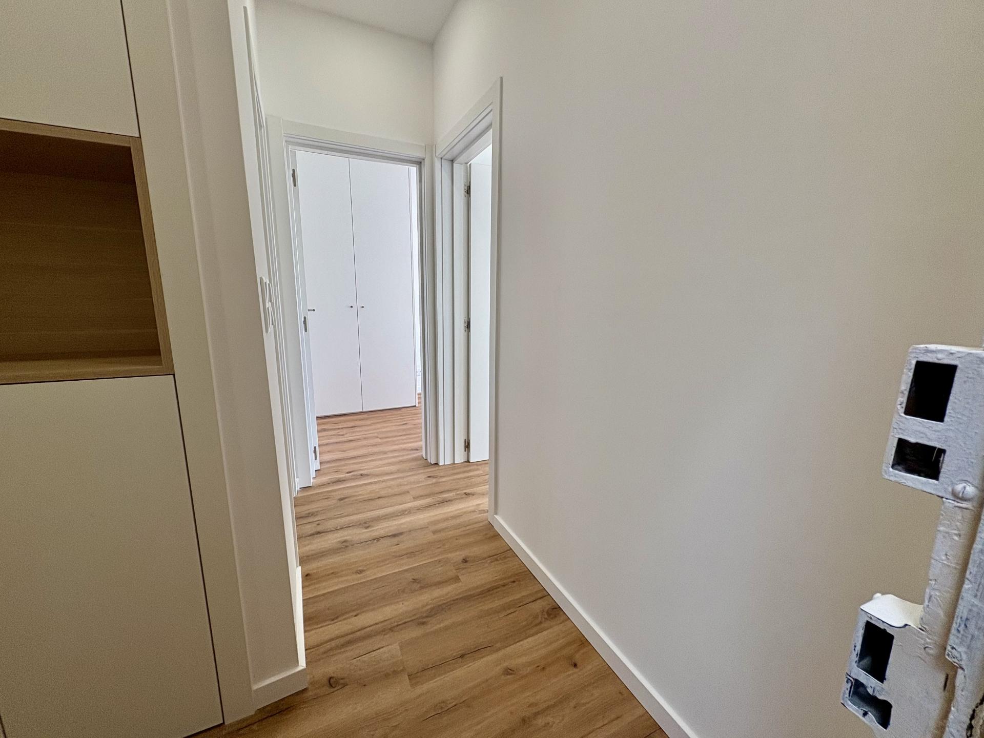 Apartamento T2 - Totalmente Remodelado - Campo de Ourique / Amoreiras