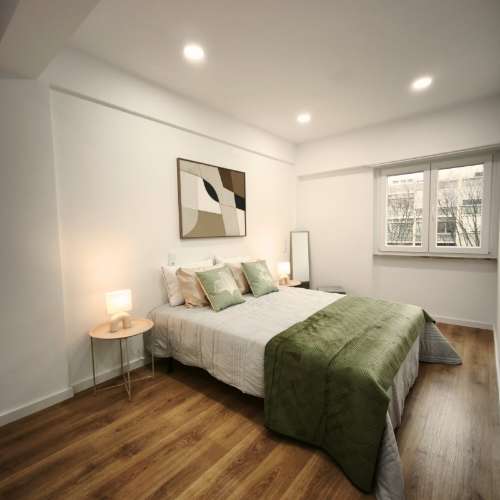 Apartamento T3 em Benfica - totalmente remodelado - a estrear - inclui Home Staging