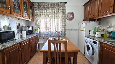 Andar de Moradia T2 com Sótão e Terraço - Bairro do Casal Novo, Caneças