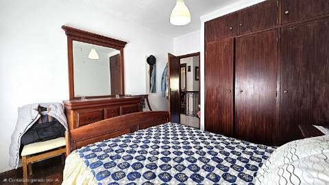 Andar de Moradia T2 com Sótão e Terraço - Bairro do Casal Novo, Caneças