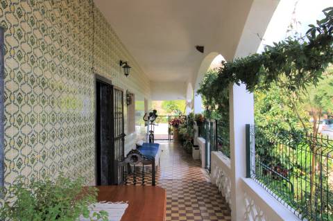 Moradia isolada com dois artigos