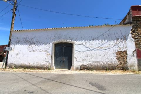 CONJUNTO DE 3 MORADIAS, 1 ARMAZÉM, VENDA CONJUNTA OU INDIVIDUAL,TAVIRA