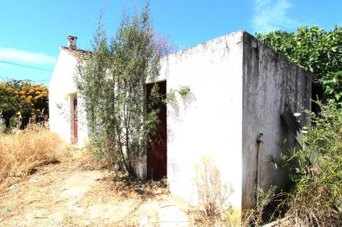 CONJUNTO DE 3 MORADIAS, 1 ARMAZÉM, VENDA CONJUNTA OU INDIVIDUAL,TAVIRA