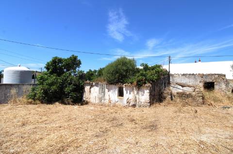 CONJUNTO DE 3 MORADIAS, 1 ARMAZÉM, VENDA CONJUNTA OU INDIVIDUAL,TAVIRA