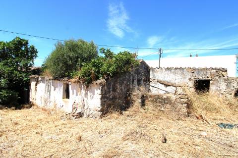 CONJUNTO DE 3 MORADIAS, 1 ARMAZÉM, VENDA CONJUNTA OU INDIVIDUAL,TAVIRA