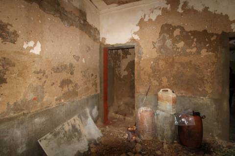 MORADIA TRADICIONAL, PARA RENOVAR, T2,BAIXA OLHÃO