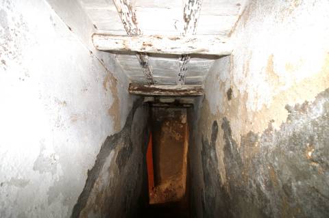 MORADIA TRADICIONAL, PARA RENOVAR, T2,BAIXA OLHÃO