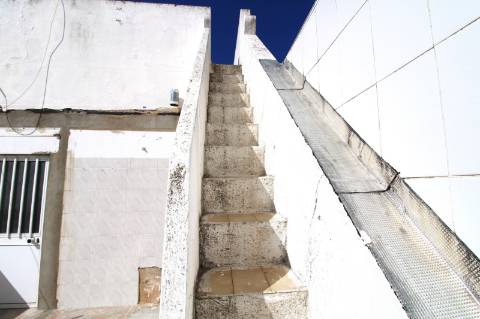 MORADIA TRADICIONAL 2 PISOS, BAIXA OLHÃO