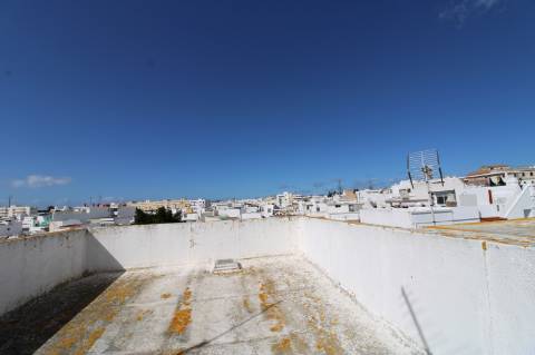 MORADIA TRADICIONAL 2 PISOS, BAIXA OLHÃO