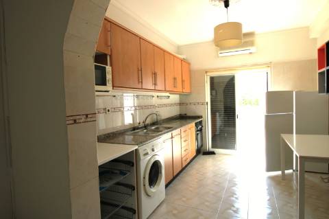 MORADIA, T4, BAIXA OLHÃO