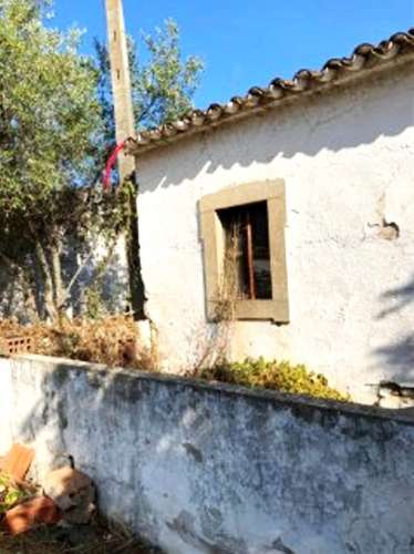 Moradia isolada - Moradia Térrea em ruinas com lote de 893m2, em Tavira.