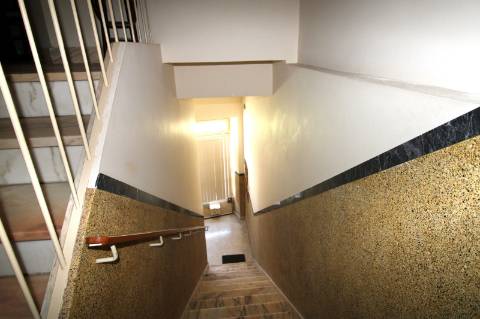 Moradia de dois pisos e Garagem, na baixa de Olhão