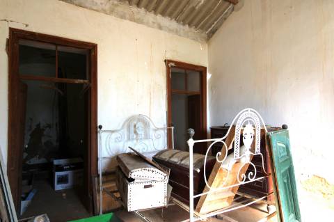 MORADIA PARA RECUPERAR, MONCARAPACHO E FUSETA