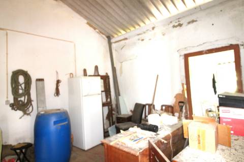 MORADIA PARA RECUPERAR, MONCARAPACHO E FUSETA