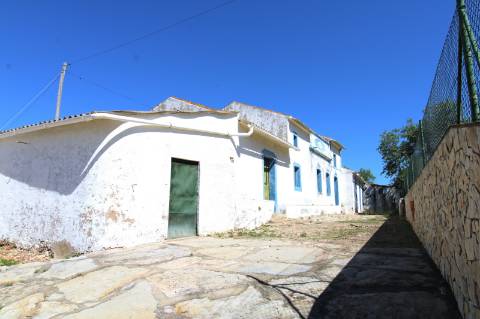 MORADIA PARA RECUPERAR, MONCARAPACHO E FUSETA