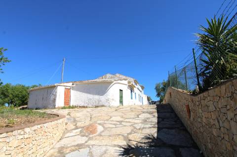 MORADIA PARA RECUPERAR, MONCARAPACHO E FUSETA