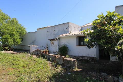 MORADIA PARA RECUPERAR, MONCARAPACHO E FUSETA