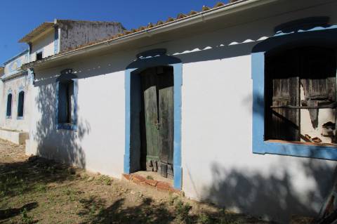 MORADIA PARA RECUPERAR, MONCARAPACHO E FUSETA