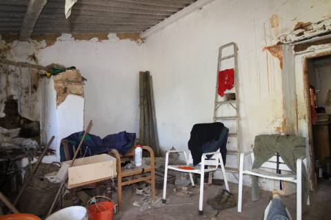 MORADIA PARA RECUPERAR, MONCARAPACHO E FUSETA