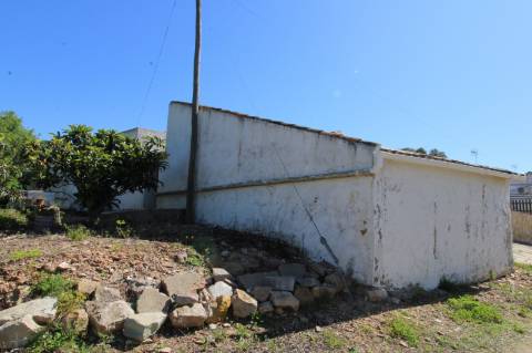 MORADIA PARA RECUPERAR, MONCARAPACHO E FUSETA