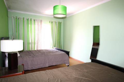 APARTAMENTO T2, BOAS ÁREAS, GARAGEM, FARO.