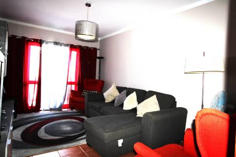 APARTAMENTO T2, BOAS ÁREAS, GARAGEM, FARO.