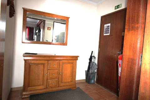 APARTAMENTO T2, BOAS ÁREAS, GARAGEM, FARO.