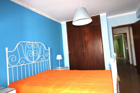 APARTAMENTO T2, BOAS ÁREAS, GARAGEM, FARO.