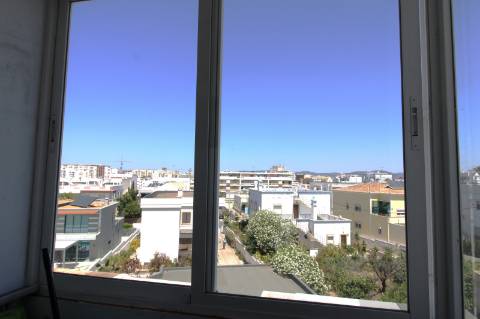 APARTAMENTO T2, BOAS ÁREAS, GARAGEM, FARO.