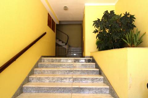 APARTAMENTO T2, BOAS ÁREAS, GARAGEM, FARO.