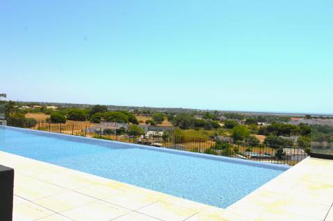 APARTAMENTO NOVO, T2, PISCINA, GARAGEM, OLHÃO