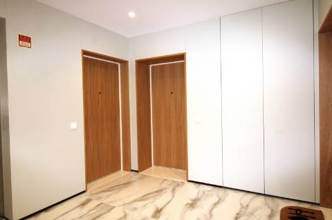 APARTAMENTO NOVO, T2, PISCINA, GARAGEM, OLHÃO