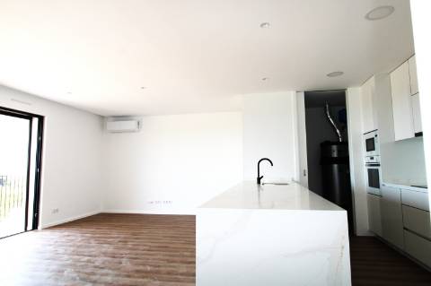 APARTAMENTO NOVO, T2, PISCINA, GARAGEM, OLHÃO