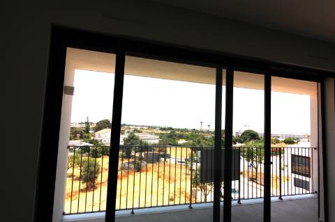 APARTAMENTO NOVO, T2, PISCINA, GARAGEM, OLHÃO