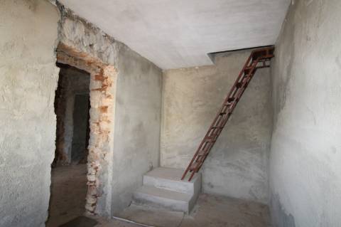 Moradia V3 com 2 anexos para recuperar - Olhão