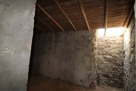 Moradia V3 com 2 anexos para recuperar - Olhão