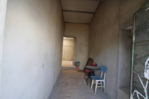 Moradia V3 com 2 anexos para recuperar - Olhão