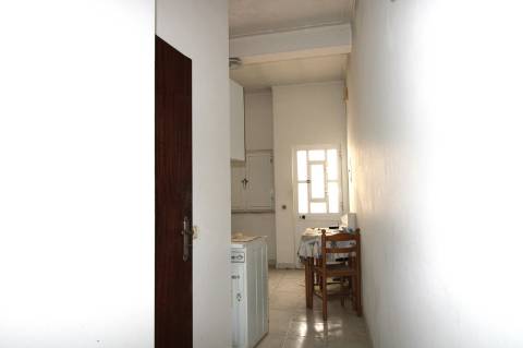 MORADIA EM BANDA, BAIXA OLHÃO , PARA RENOVAR