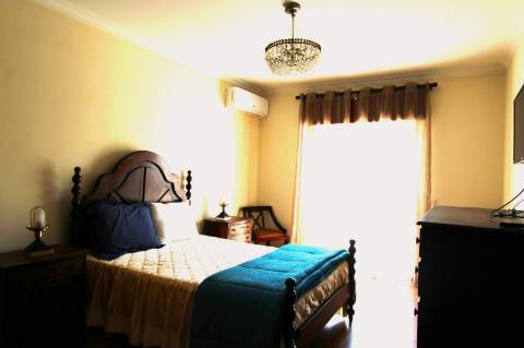 Apartamento para arrendamento anual, T4, Baixa Olhão.