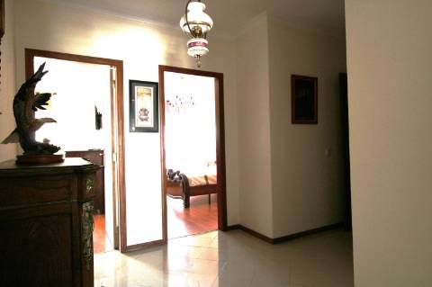 Apartamento para arrendamento anual, T4, Baixa Olhão.