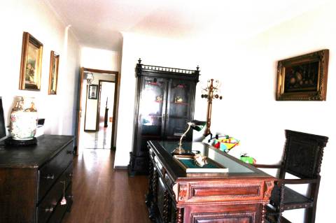 Apartamento para arrendamento anual, T4, Baixa Olhão.