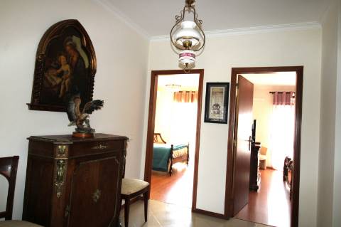 Apartamento para arrendamento anual, T4, Baixa Olhão.