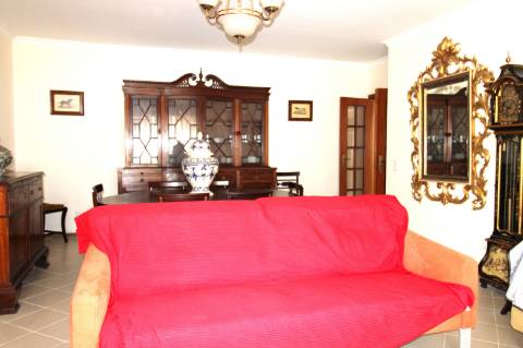 Apartamento para arrendamento anual, T4, Baixa Olhão.