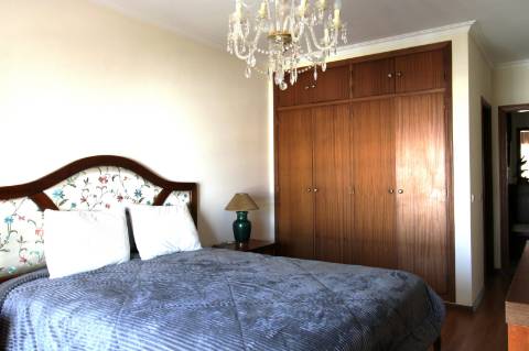 Apartamento para arrendamento anual, T4, Baixa Olhão.