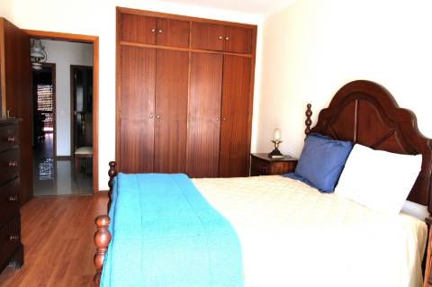 Apartamento para arrendamento anual, T4, Baixa Olhão.